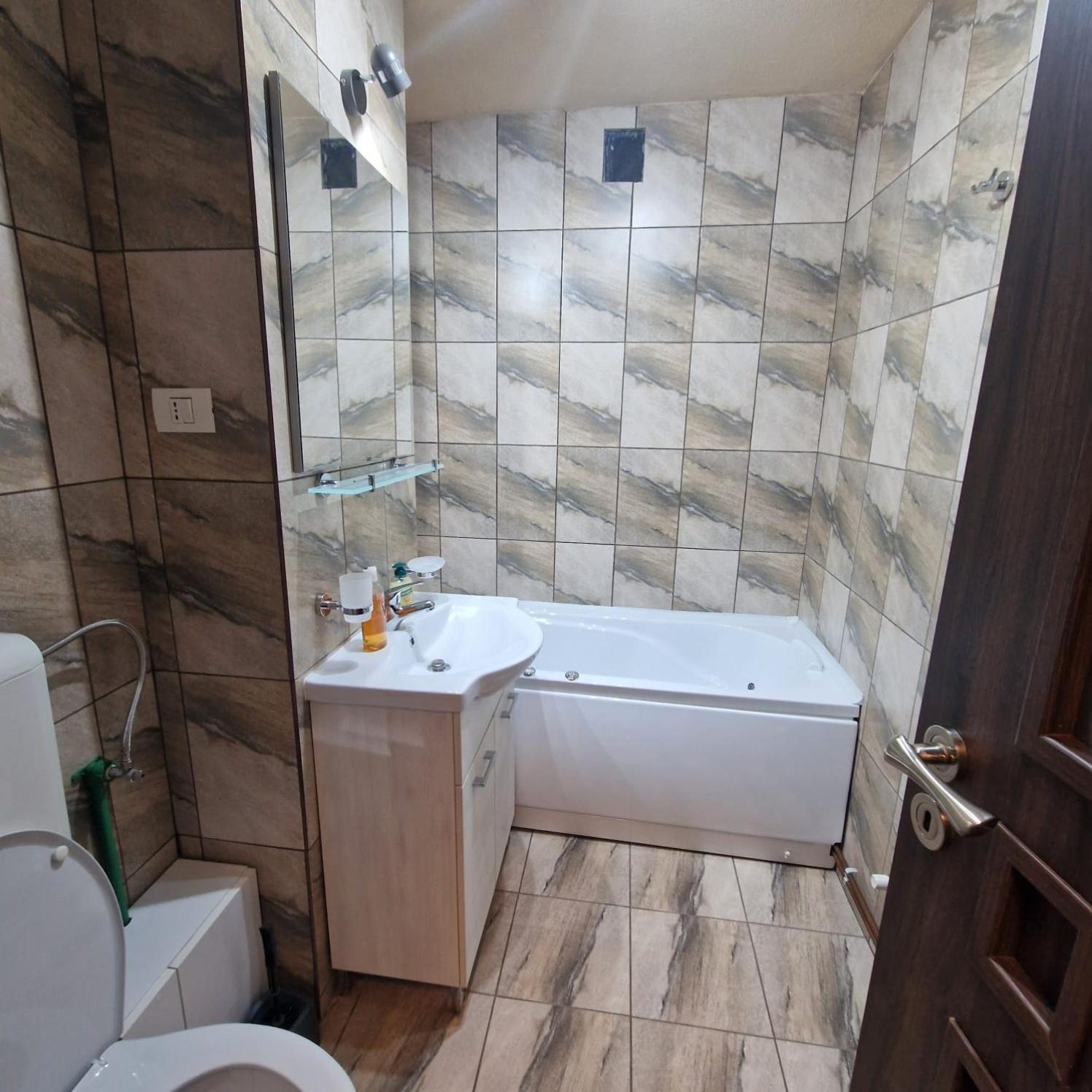 Apartament Iulius 4 Curtea de Argeş Екстериор снимка