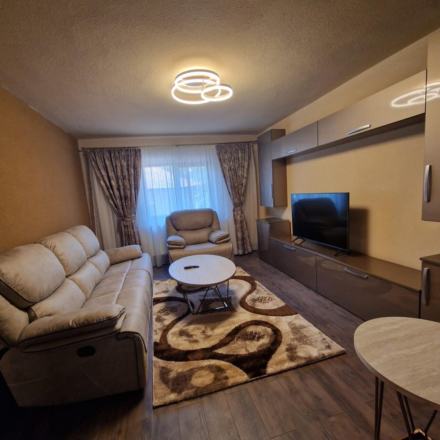 Apartament Iulius 4 Curtea de Argeş Екстериор снимка
